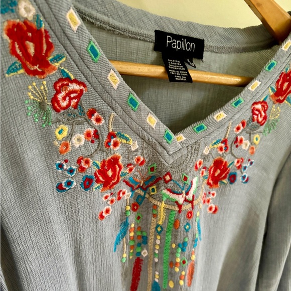 Embroidered Papillion tunic or blouse top with rolled up sleeves - Picture 1 of 5